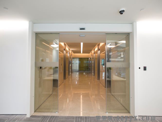 全玻璃麻豆一级毛片圖片